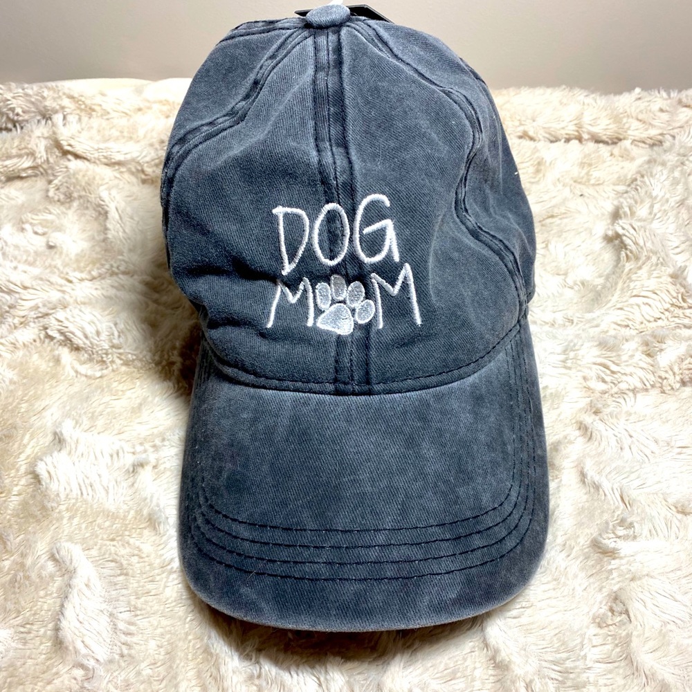 NWT Dog Mom Baseball hat